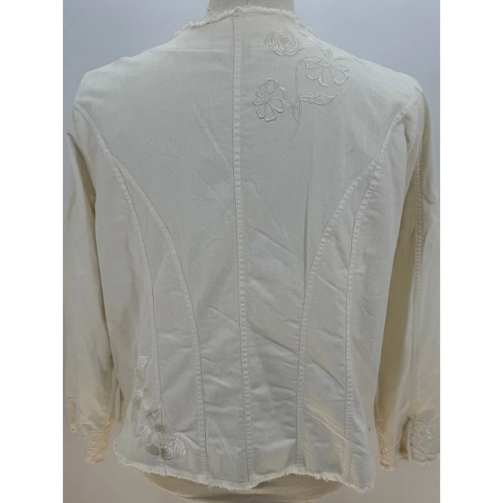 CJ Banks Women's White Embroidered Fringed Collarless Denim Jacket 1X - Picture 2 of 11